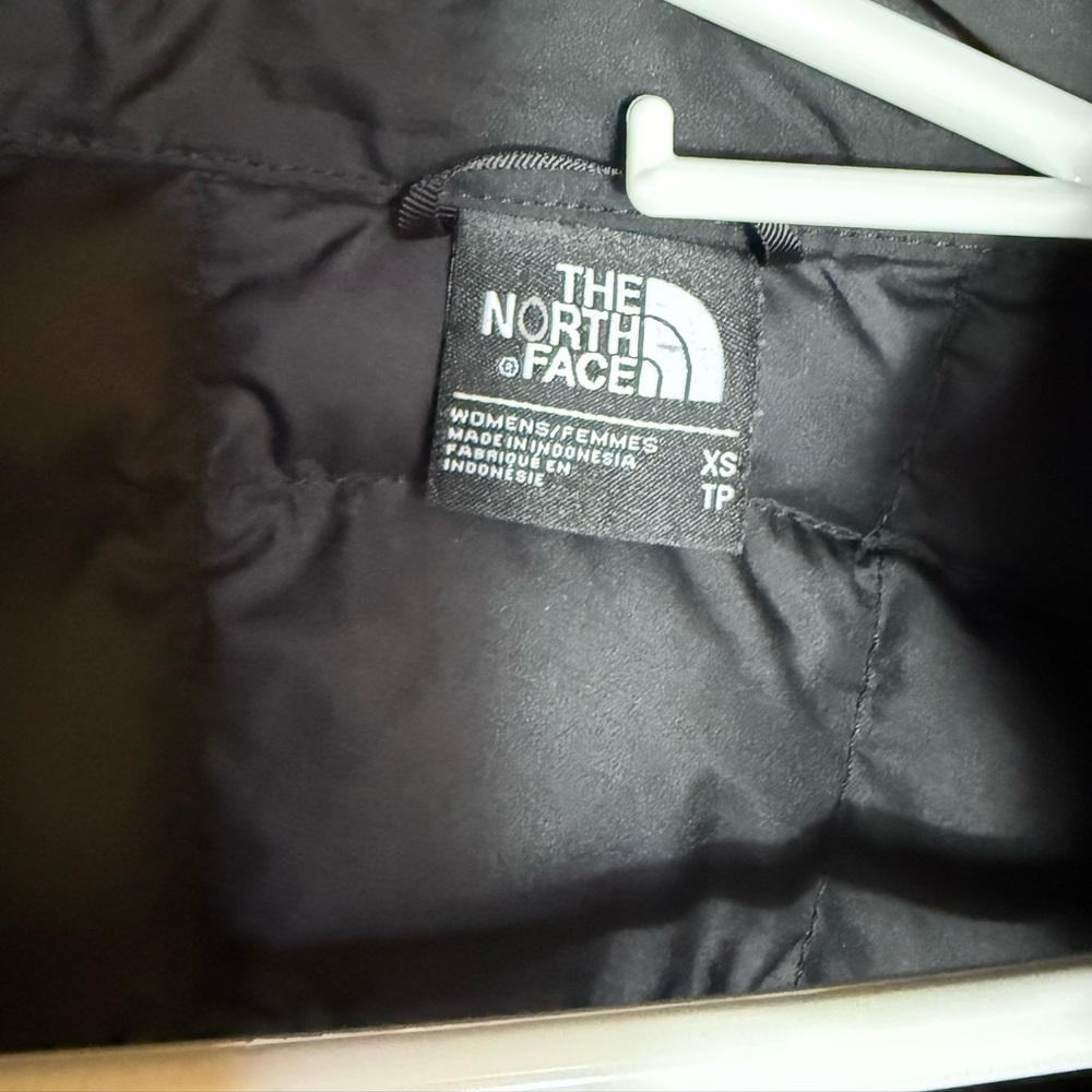 The North Face Black Puffer Jacket - Picture 3 of 3